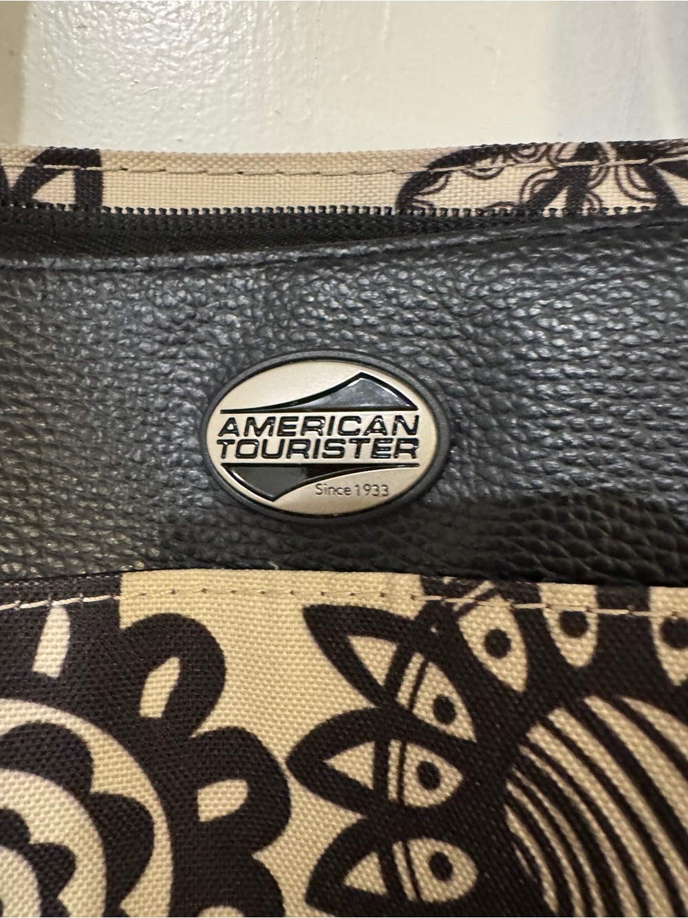 American Tourister Floral Travel Tote Carry On Overnight Weekender Bag - Picture 3 of 5